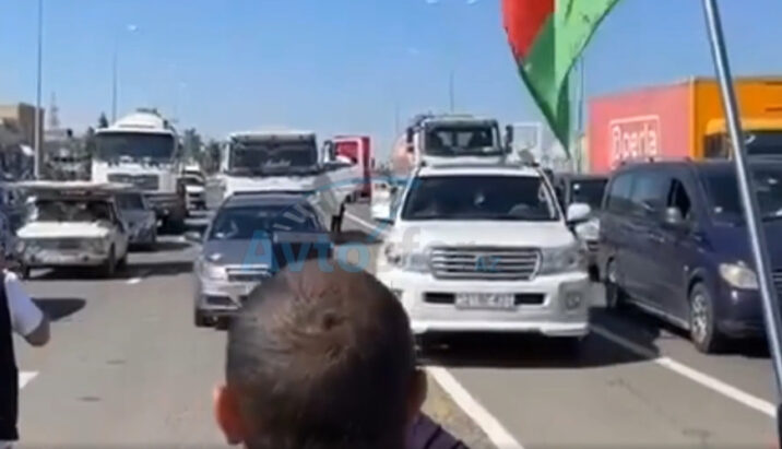 Şəhidlərin anım vaxtı “Land Cruiser” sürücüsündən BÖYÜK HÖRMƏTSİZLİK