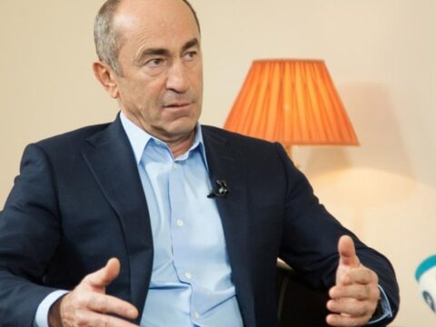 “Heç kim dilənçilik edən ölkəyə hörmət etməz”