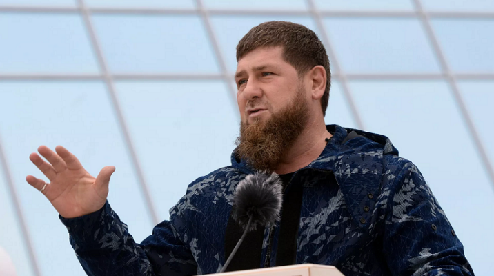 Putin çıxış edəndə Kadırov AĞLADI