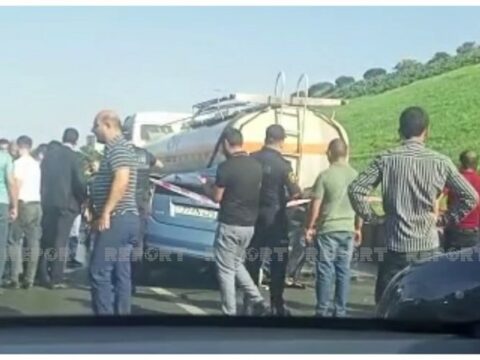 Bakıda avtomobillər toqquşub, ölən və yaralanan var