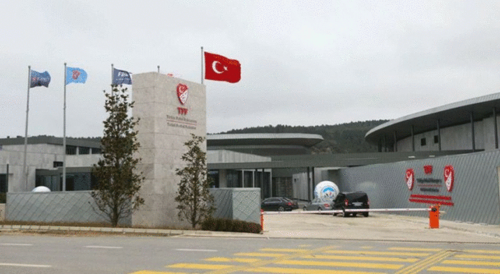 Türkiyə Futbol Federasiyasının binasına silahlı hücum olub