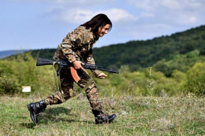 Ermənistan mətbuatı Paşinyanın arvadını məsxərəyə qoydu
