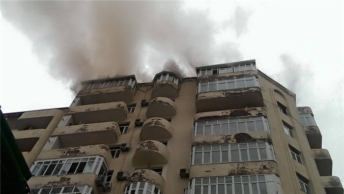 Bakıda bina yanır – Sakinlər təxliyə edilir