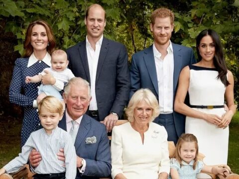 Böyük Britaniyada Krallıq ailəsi yeni qalmaqalın mərkəzində