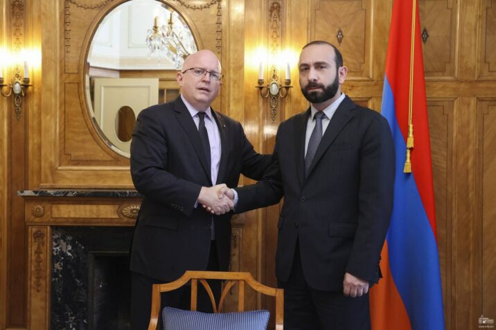 Mirzoyan Filip Rikerlə Azərbaycanı müzakirə etdi