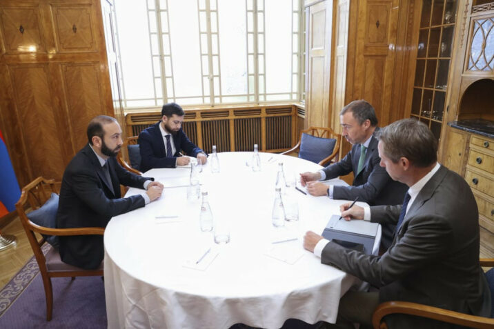 Mirzoyan Cenevrədə Toivo Klaarla danışıqlar apardı