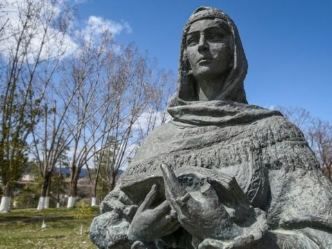 Ağdamda Natəvanın abidəsinin açılışı oldu