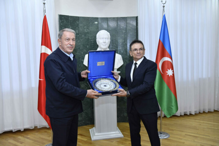 Hulusi Akarı Azərbaycanda təltif olundu