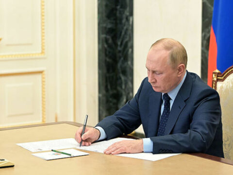 Putin Rusiyaya yeni ərazilərin birləşdirilməsinə dair sazişlərin ratifikasiyasını təsdiqlədi