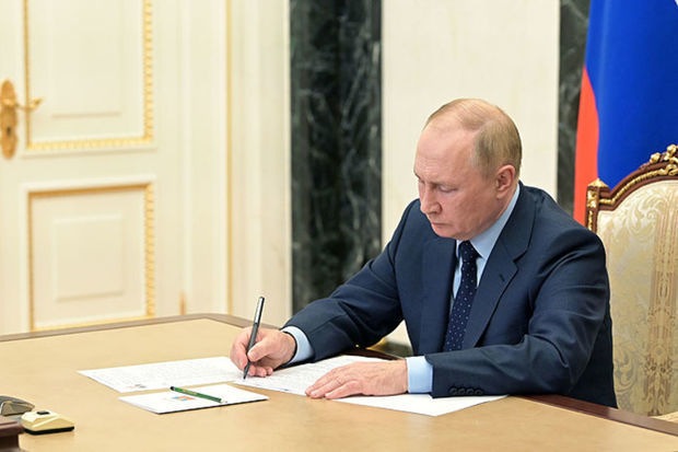 Putin Rusiyaya yeni ərazilərin birləşdirilməsinə dair sazişlərin ratifikasiyasını təsdiqlədi