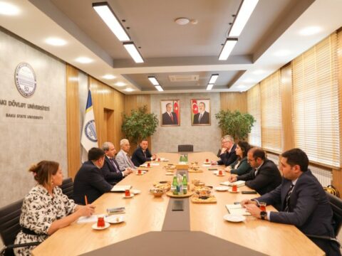 BDU-da akkreditasiya və keyfiyyət təminatı üzrə beynəlxalq ekspert Achim Hopbachla görüş