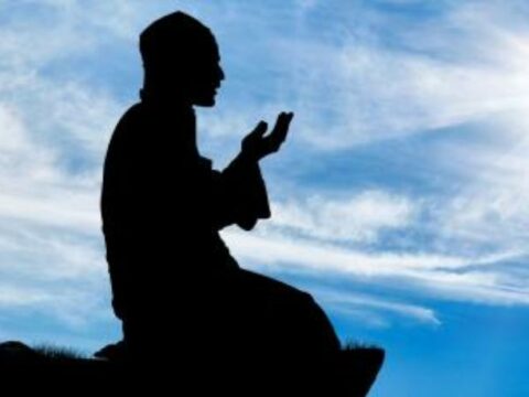 “Allah insana sadəcə nəfəs alıb-verməklə belə, iki həyat bəxş edir…” 