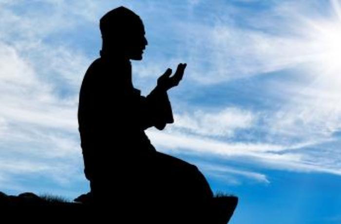 “Allah insana sadəcə nəfəs alıb-verməklə belə, iki həyat bəxş edir…” 