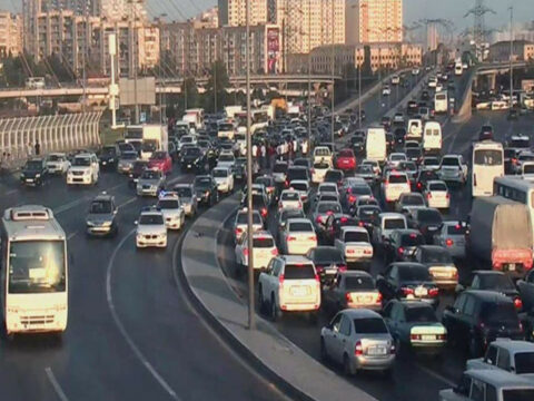 130-dan çox avtobus tıxaca DÜŞDÜ