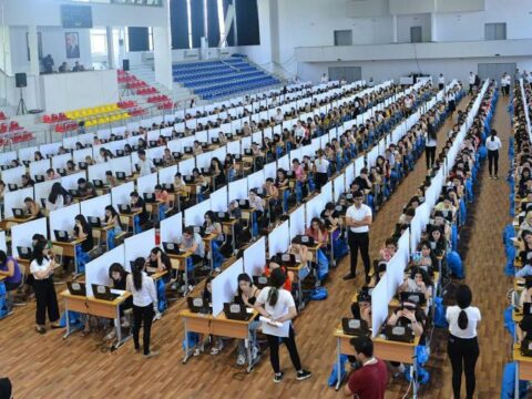 Deputat müəllimləri imtahanla işə götürməsinə qarşı çıxdı