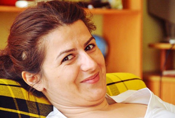 Gecə ən seksual gecə paltarınızı geyinəndə, “acmışam, nə var yeməyə?”…