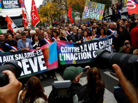 Parisdə 100 minlik etiraz aksiyası 