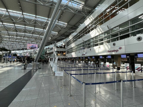 Almaniya və İsveçrədə çox sayda uçuşlar təxirə salınıb