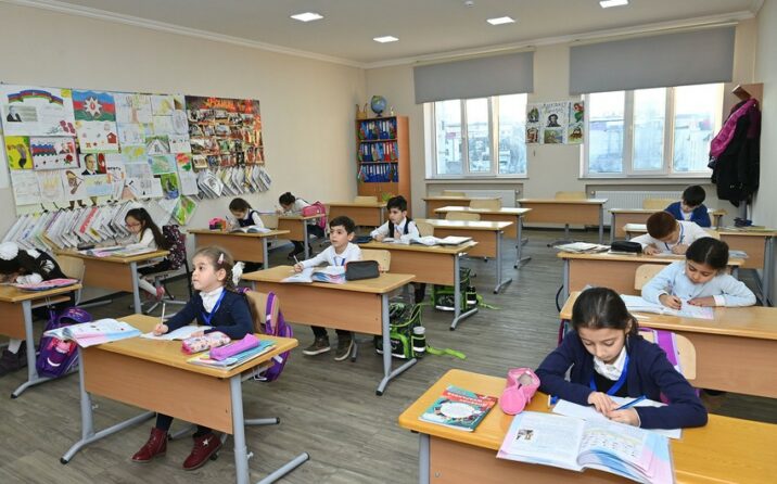 On məktəblidən biri ailəsindəki heç kimi nümunə kimi görmür
