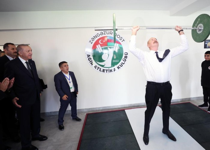 İlham Əliyev Zəngilanda ştanq qaldırdı