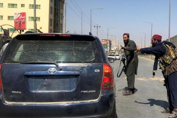 “Taliban” smartfonların istifadəsini qadağan edib