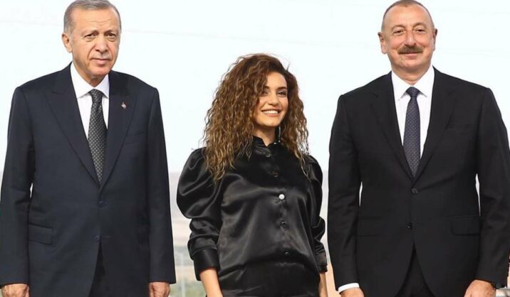 Prezident Çinarəni səhnəyə dəvət etdi