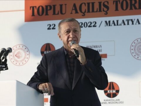 Ərdoğan Türkiyədə hicaba dair Konstitusiya təminatının yaradılması təklifini irəli sürüb