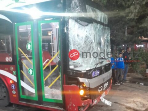 “BakuBus”un avtobusu “Araz” marketə çırpıldı