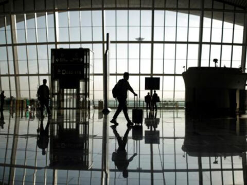 Bomba təhlükəsinə görə uçuşlar dayandırıldı