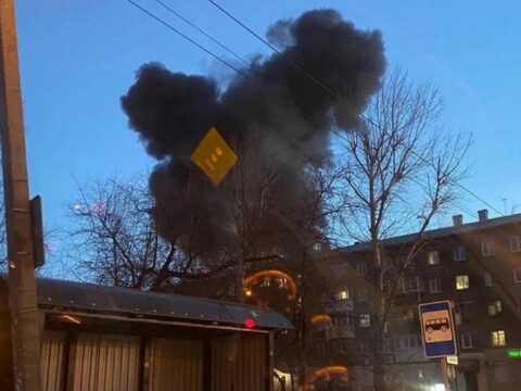 Rusiyada hərbi təyyarə yaşayış evinin üzərinə düşüb, iki nəfər ölüb