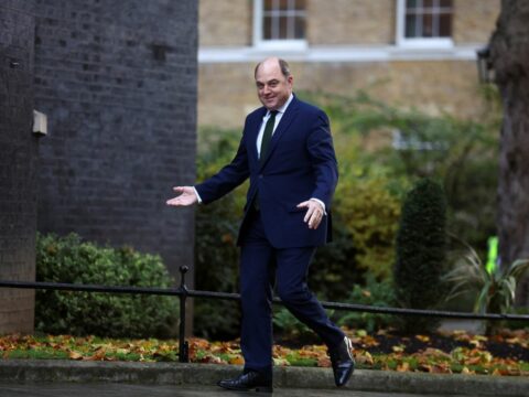 Britaniyanın müdafiə naziri dəyişmədi
