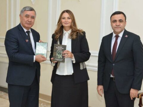 Qənirə Paşayeva Əlişer Kadırovla görüşüb