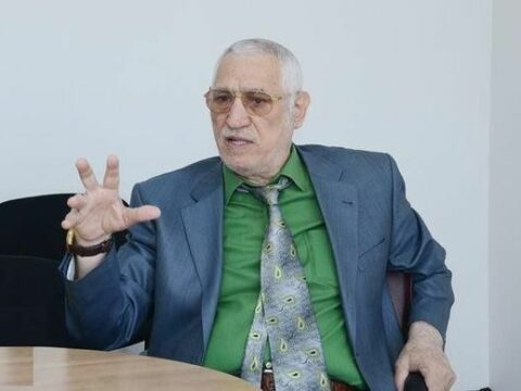 Xalq artistindən məmurlara SƏRT TƏNQİD: “Əlxaqımızı korlayırlar”