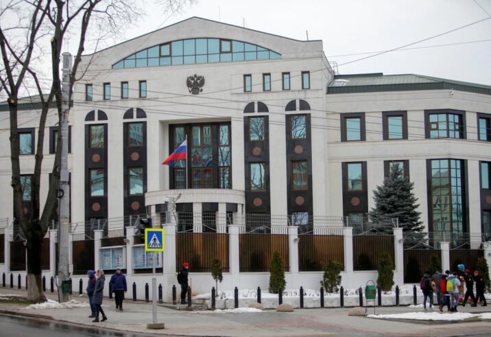 Moldova rus diplomatı ölkədən QOVDU