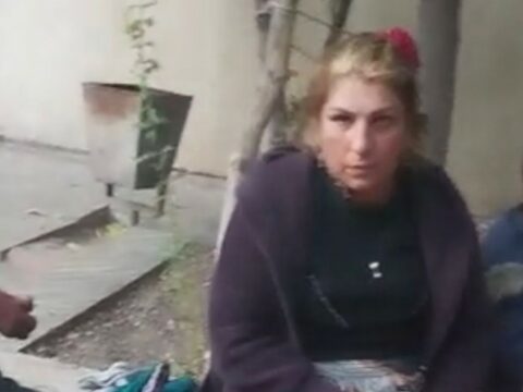 Bakı metrosunda 4 azyaşlını dilənçiliyə sövq edən qadın saxlanılıb