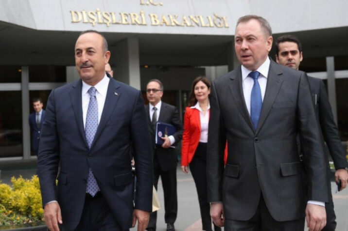 Çavuşoğlu belaruslu həmkarı ilə danışdı