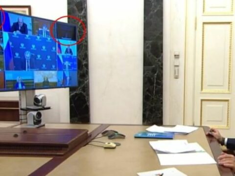 Putin nazirlərlə qaranlıqda müşavirə keçirdi…-VİDEO