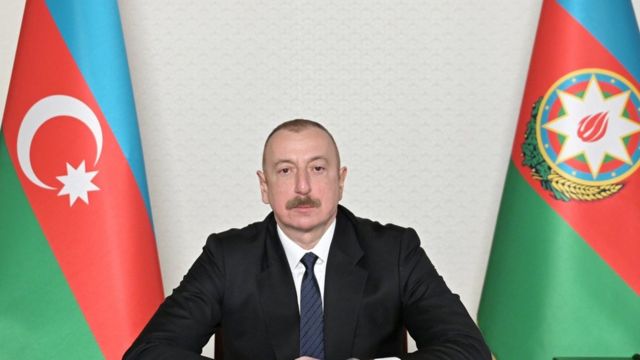 Prezident şəhid hərbçiləri təltif edib