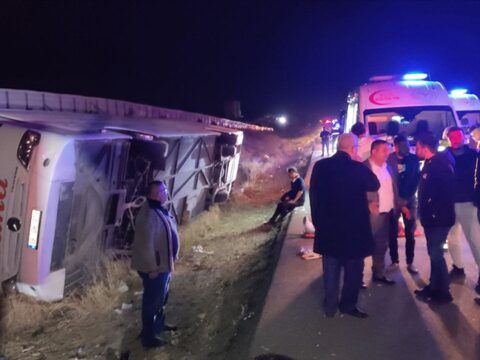 Ankarada yol qəzası – 17 nəfər yaralandı 