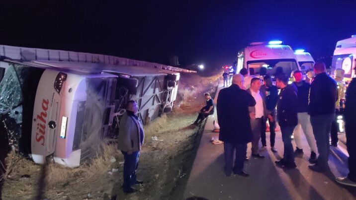 Ankarada yol qəzası – 17 nəfər yaralandı 