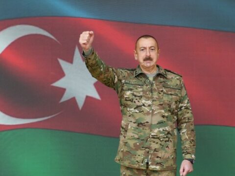 İlham Əliyev hərbçilərimizi TƏBRİK ETDİ