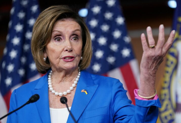 Nensi Pelosi istefa anonsu VERDİ 