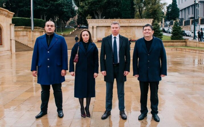 Ukrayna səfiri Milli Qəhrəmanın məzarını ziyarət etdi – FOTO