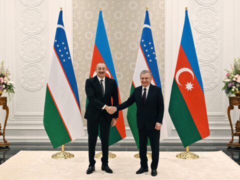 İlham Əliyev Şavkat Mirziyoyev ilə görüşdü