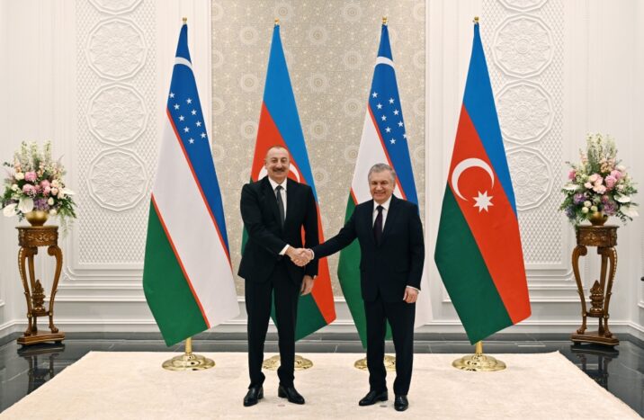 İlham Əliyev Şavkat Mirziyoyev ilə görüşdü