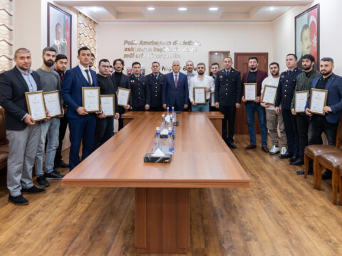 Vilayət Eyvazov blogerləri mükafatlandırdı – FOTO