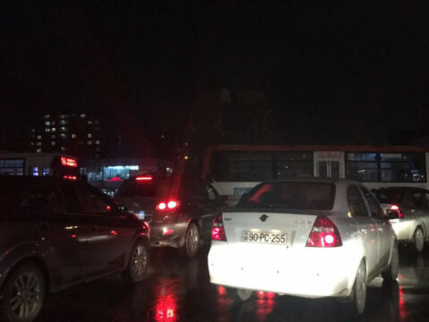 Tıxaca görə avtobuslar gecikir