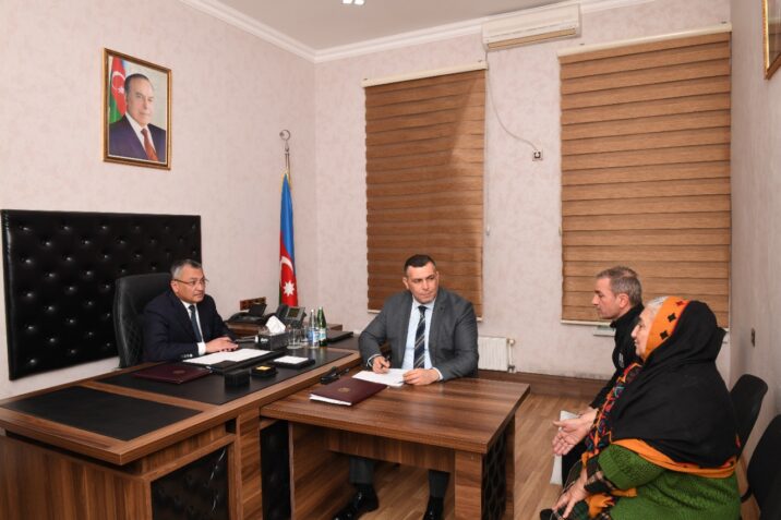 Dövlət Komitəsinin sədri vətəndaşları qəbul edib