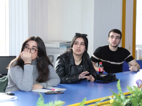 BDU-da “Valideyn-övlad münasibətləri” mövzusunda təlim