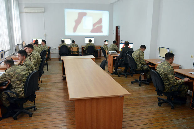 Azərbaycan Ordusunun hərbi hissələrinin komanda-qərargah təlimləri keçirilir